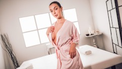 MassageRooms – Lady Gang Massaged Czech Gets Cum On Tits