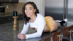 SisLovesMe – Zerella Skies Innocent Stepsis Can’t Keep A Guy