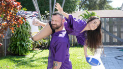 ExxxtraSmall – Freya’s Halftime Blow Freya Von Doom